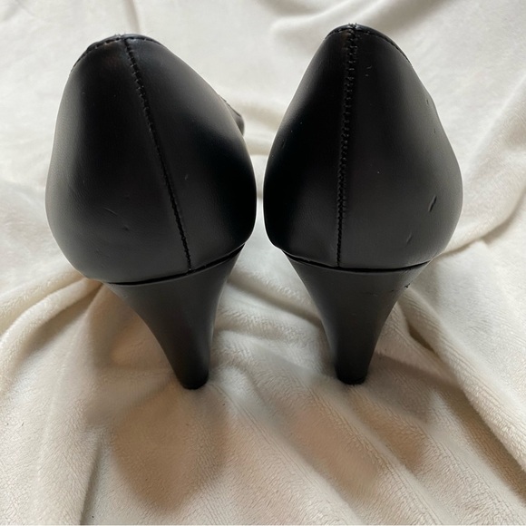 Comfort Plus by Predictions Black Heeled Booties - Picture 6 of 8